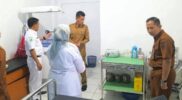 Kadis Kesehatan Sidak Farmasi di Puskesmas Tanah Kampung