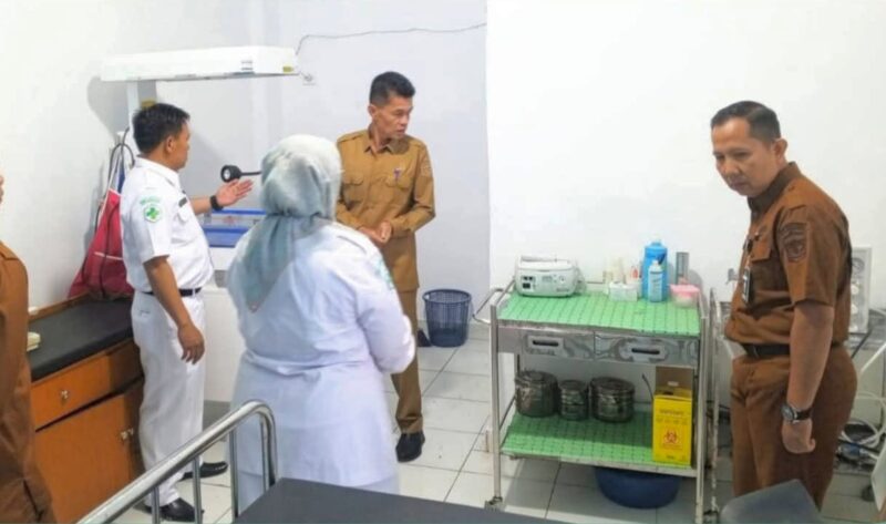 Kadis Kesehatan Sidak Farmasi di Puskesmas Tanah Kampung