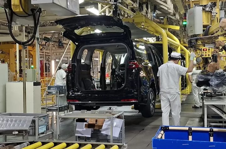 pabrik mobil (Foto disway_mojokerto)