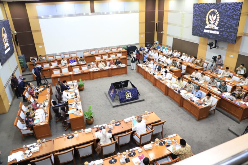 emenang rapat kerja bersama Komisi VIII DPR RI di Senayan, Jakarta, Rabu (10/6/2026)