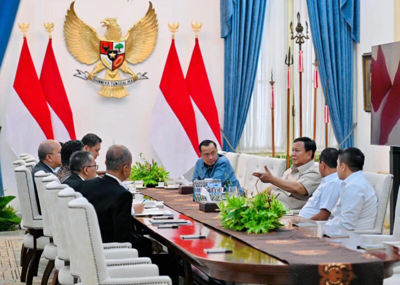 Prabowo ratas dengan menteri Kabinet Merah Putih di Istana Merdeka, Jakarta, Senin (22/6/2026)