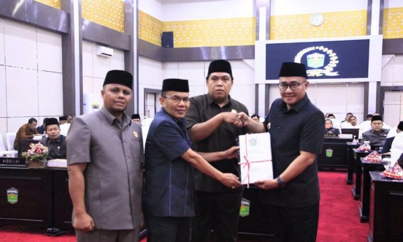 Alfin, Wali Kota Sungai Penuh dan anggota DPRD Sungai Penuh