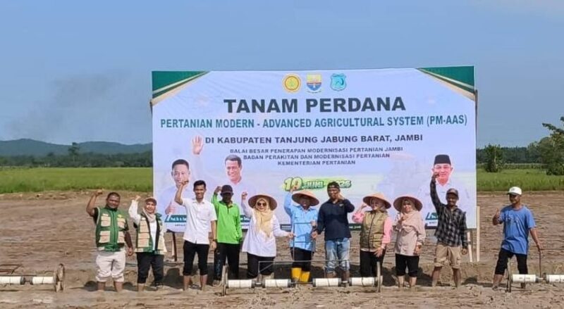 Tanam Perdana PM-AAS, Kementan Sulap Sawah Tanjab Barat Jadi Modern