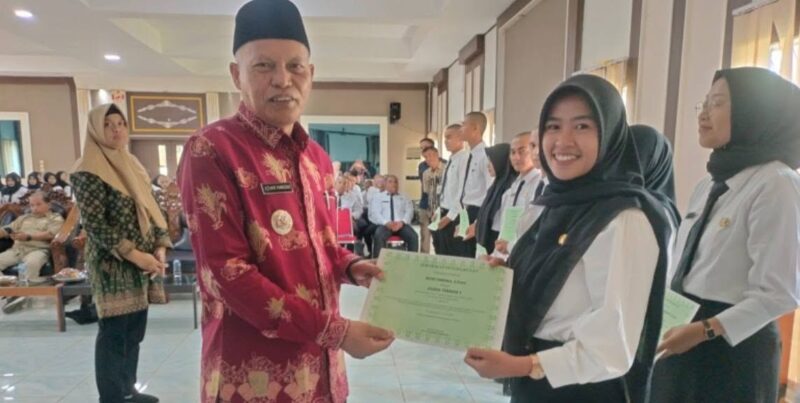 Azhar Hamzah menutup LATSAR CPNS Pemkot Sungai Penuh 2026
