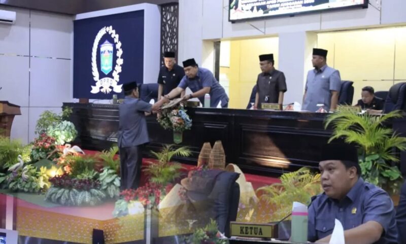 Rapat Paripurna II: Fraksi-Fraksi DPRD Sampaikan Pandangan Umum atas Ranperda Pertanggungjawaban APBD 20