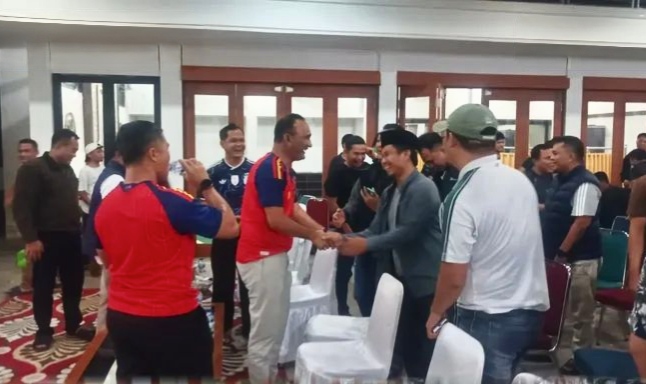 Beda Jersey, Bupati-Wabup Sarolangun Tetap Kompak