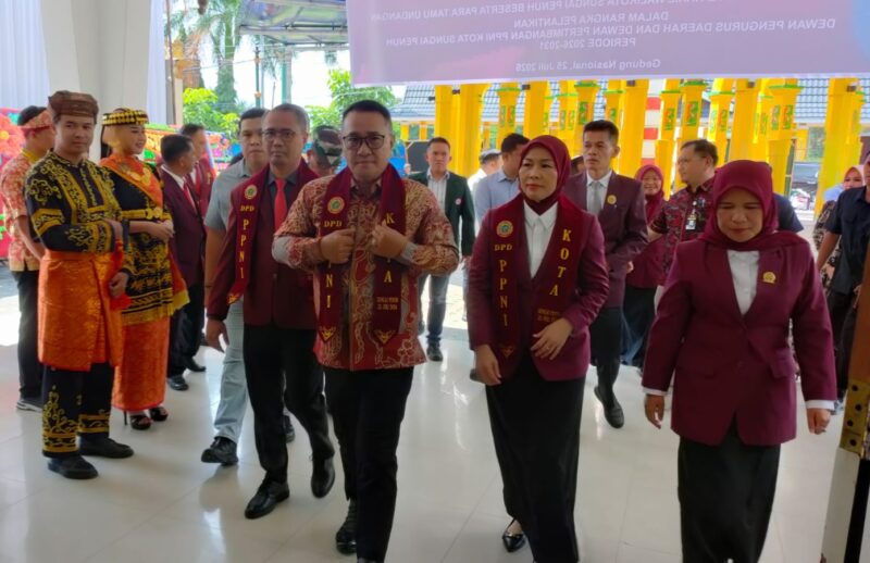 Wako Alfin Hadiri Pelantikan Pengurus PPNI Kota Sungai Penuh