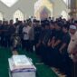 Azhar Hamzah Hadiri Salat Jenazah H. A. Bakri
