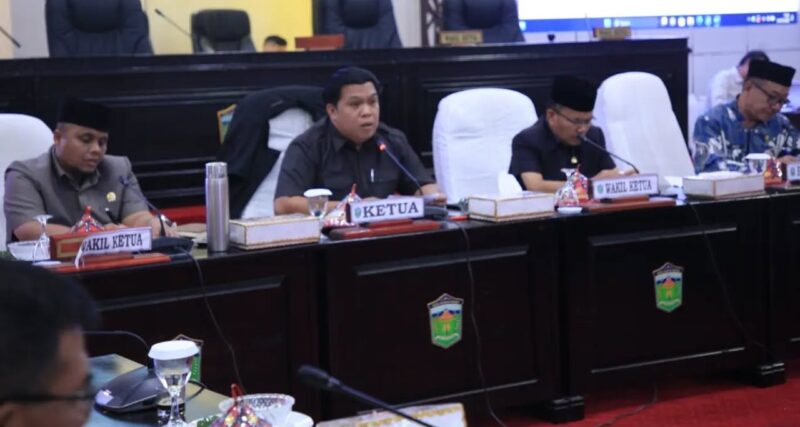 Hutri Randa Pimpin Rapat Bamus, DPRD Siapkan Pembahasan APBD 2027