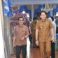 . A. Bakri saat bersama Bupati M. Syukur