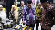 Wakil Gubernur Jambi K.H. Abdullah Sani dan Wakil Wali Kota Sungai Penuh Azhar Hamzah dalam Penutupan Festival Jambi Elok Nian 2026
