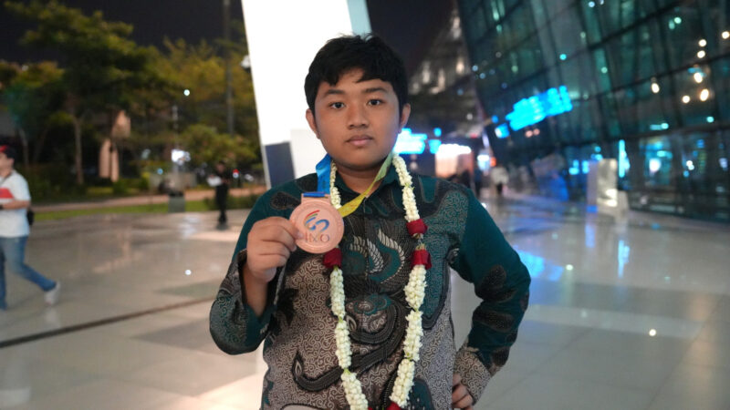 salah satu Siswa Indonesia Persembahkan Medali Perunggu di Olimpiade Matematika Dunia