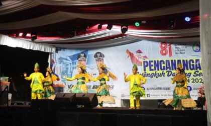Pentas Seni Budaya Sunda-Banjar Jadi Simbol Persatuan di Tanjab Barat