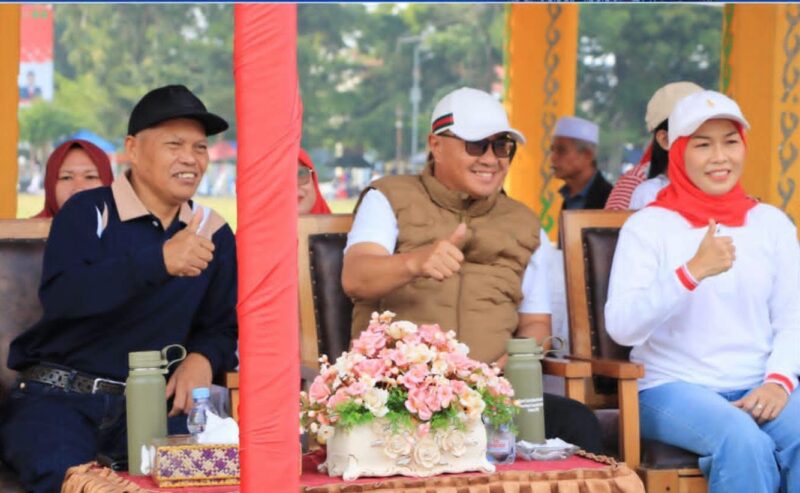 Meriah! Wako Alfin dan Wawako Azhar Buka Pawai HUT RI Ke - 81