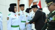 Ketua DPRD Hutri Randa Kukuhkan Paskibraka Sungai Penuh