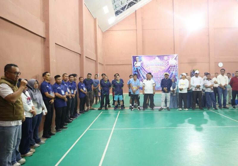 Wako Alfin menutup PGRI CUP I di Sungai Penuh