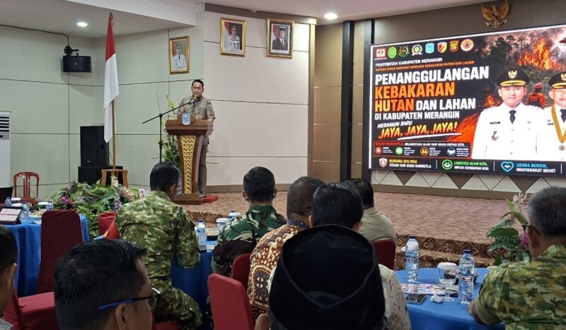 Rakor Penanggulangan Karhutla di Aula Rumah Dinas Bupati Merangin, Jumat (21/8).