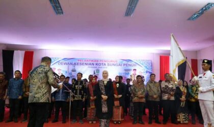 Wako Alfin Kukuhkan Pengurus Dewan Kesenian Sungai Penuh