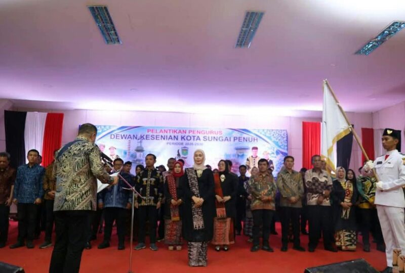 Wako Alfin Kukuhkan Pengurus Dewan Kesenian Sungai Penuh