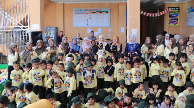 Bunda PAUD Sri Kartini Alfin Ajak Anak Cintai Buku Sejak Dini