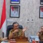 rapat persiapan pemberian gelar adat kepada Bupati Muaro Jambi yang dirangkaikan dengan event Jambi Elok Nian 2026, Selasa (8/9/2026).