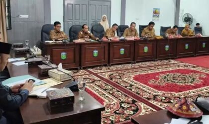 Komisi II menggelar Rapat Dengar Pendapat (RDP) bersama sejumlah organisasi perangkat daerah dan asosiasi pelaku usaha, Senin (7/9).