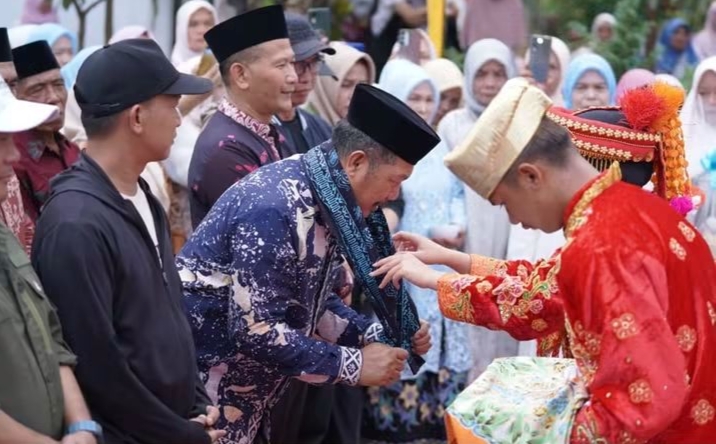 Monadi Hadiri Kenduri Adat Renah Kasah