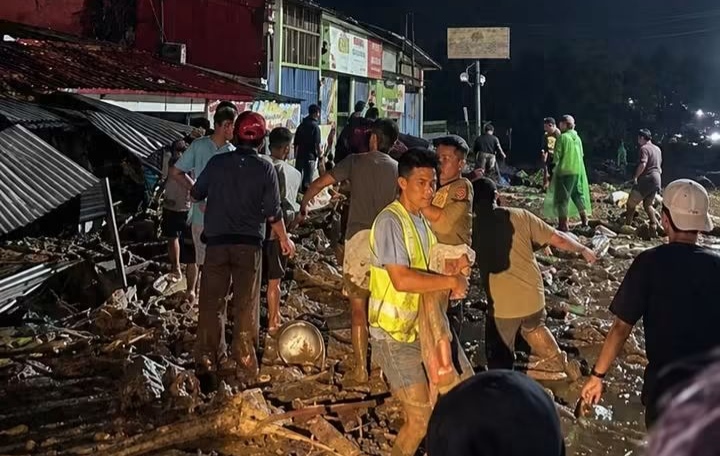 Galodo Terjang Solok, Dua Perumahan Dievakuasi