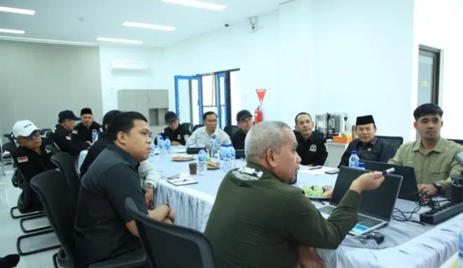 Pimpinan dan Anggota DPRD Sungai Penuh Kunjungi PT KMH