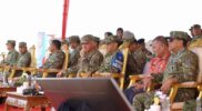 Prajurit dari lima negara menunjukkan kemampuan infiltrasi udara melalui penerjunan statis