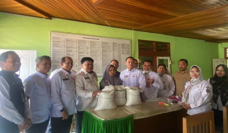 Pemkab Merangin Salurkan 1.174 Ton Beras untuk 39.152 KPM