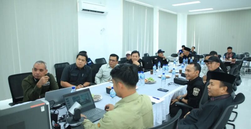 Anggota DPRD Kota Sungai Penuh Kunjungi PT KMH, Bahas Pajak Air dan Sampah