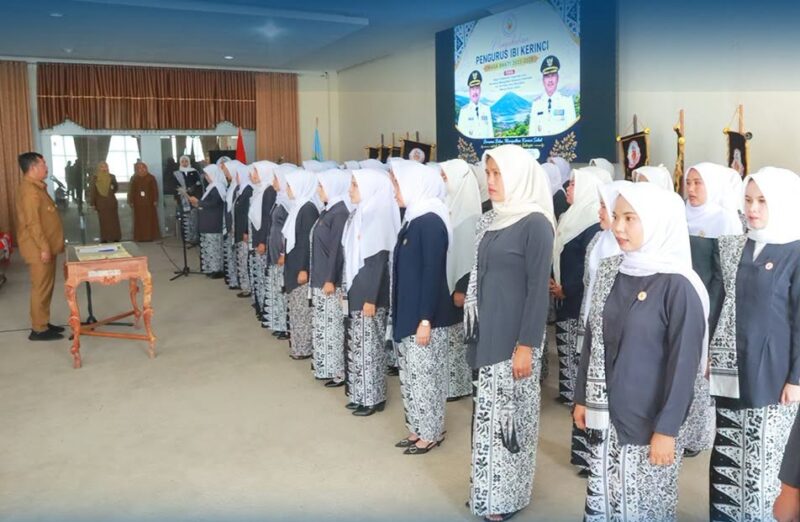 Bupati Monadi kukuhkan Pengurus IBI Kerinci Masa Bakti 2023–2028