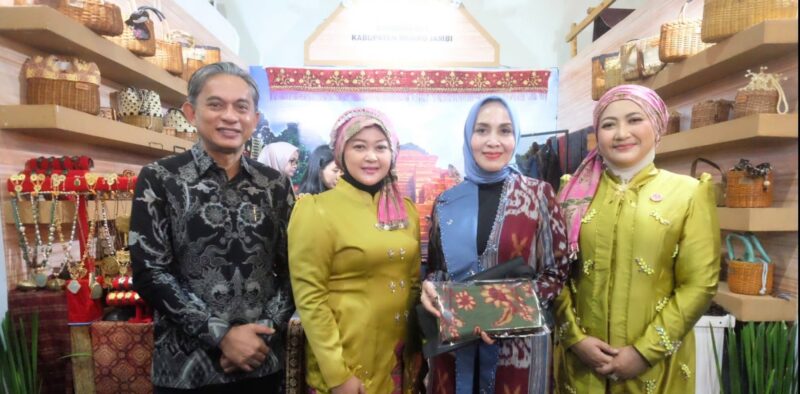 Muaro Jambi Tampilkan Kriya Lokal di Kriyanusa 2026