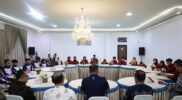 Wako Alfin bersama Atlet pencak silat dan taekwondo Sungai Penuh yang raih medali