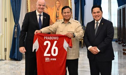 Prabowo Bertemu Presiden FIFA, Bahas Sepak Bola Indonesia