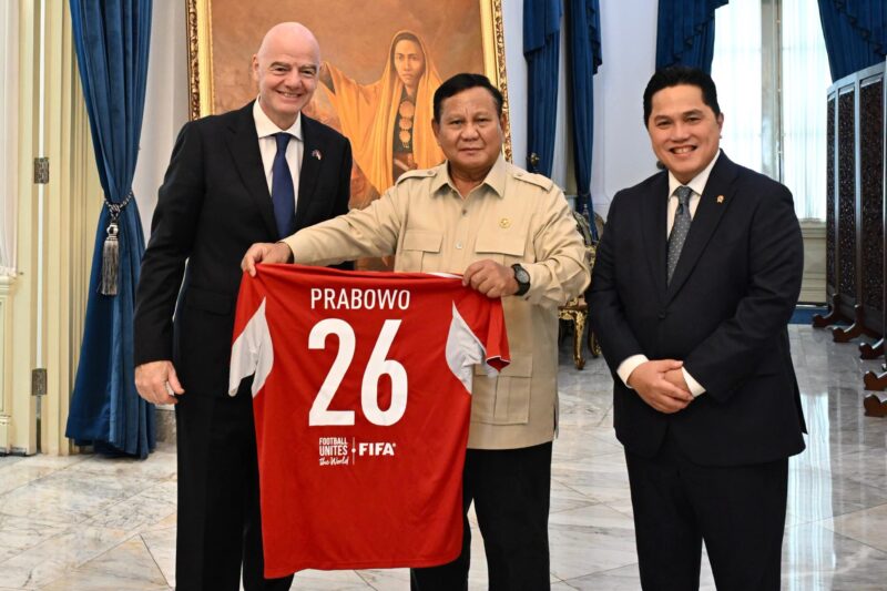 Prabowo Bertemu Presiden FIFA, Bahas Sepak Bola Indonesia