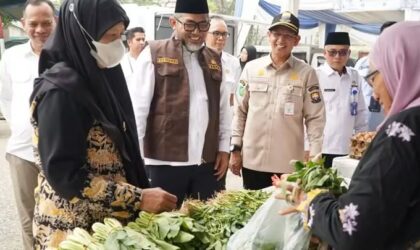 Sekda Sudirman Buka Gerakan Pangan Murah Jambi