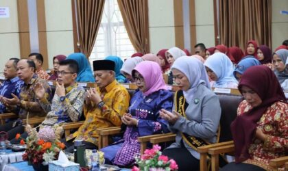 Wawako Azhar Buka Kelas Parenting PAUD Sungai Penuh