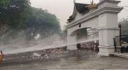 Demo Kabut Asap di DPRD Jambi Ricuh, Massa Desak Al Haris Bertindak
