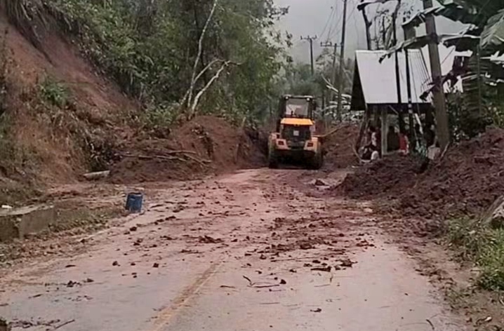 Arus Kendaraan di Jalur Sungai Penuh–Tapan Masih Terhambat