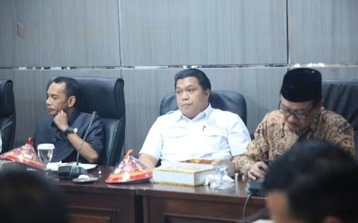 Ketua DPRD Hutri Randa Dorong Penataan Parkir dan Pasar, Optimalkan PAD Sungai Penuh
