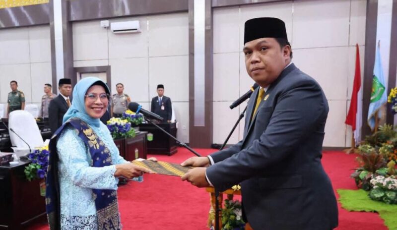Ketua DPRD Hutri Randa Pimpin Paripurna PAW Helneti Mesra