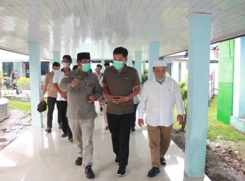 Bupati Anwar Sadat Kunjungi Pasien ISPA di RSUD KH. Daud Arif