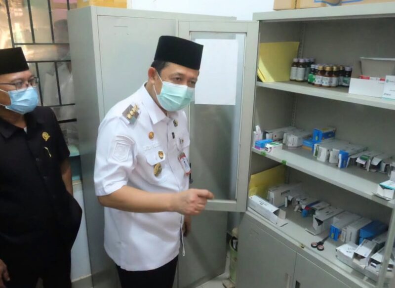 Bambang Bayu Suseno mengecek pelayanan RSUD Sungai Gelam