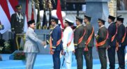 Prabowo Anugerahkan Bintang Mahaputera kepada 7 Tokoh TNI di HUT ke-81