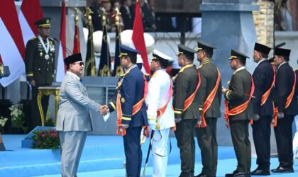 Prabowo Anugerahkan Bintang Mahaputera kepada 7 Tokoh TNI di HUT ke-81