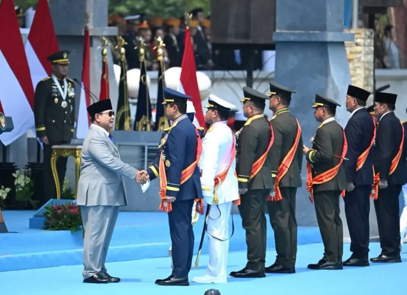 Prabowo Anugerahkan Bintang Mahaputera kepada 7 Tokoh TNI di HUT ke-81