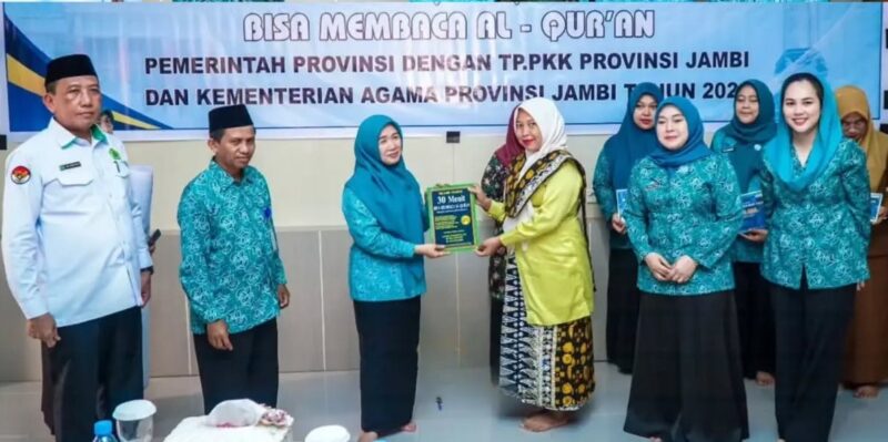 Hesnidar Haris bersama TP-PKK Jambi